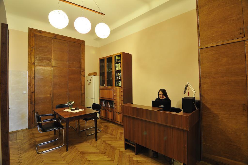 Voyager Hostel Lviv Extérieur photo